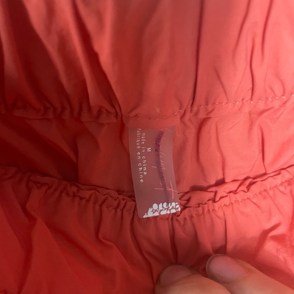 Free People Movement size M Coral Athletic Cargo Pull On Shorts Lightweight - Picture 4 of 7
